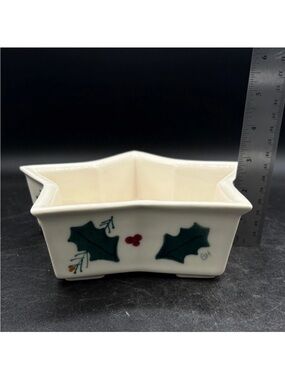Hartstone Gingerbread Men & Holly Berry Serving Bowl - Measurements in Pics
